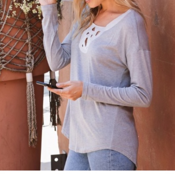 Embroidered tee - Picture 3 of 4